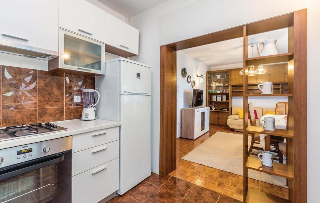 Apartments Vesna ปิเนซิตซี ภายนอก รูปภาพ