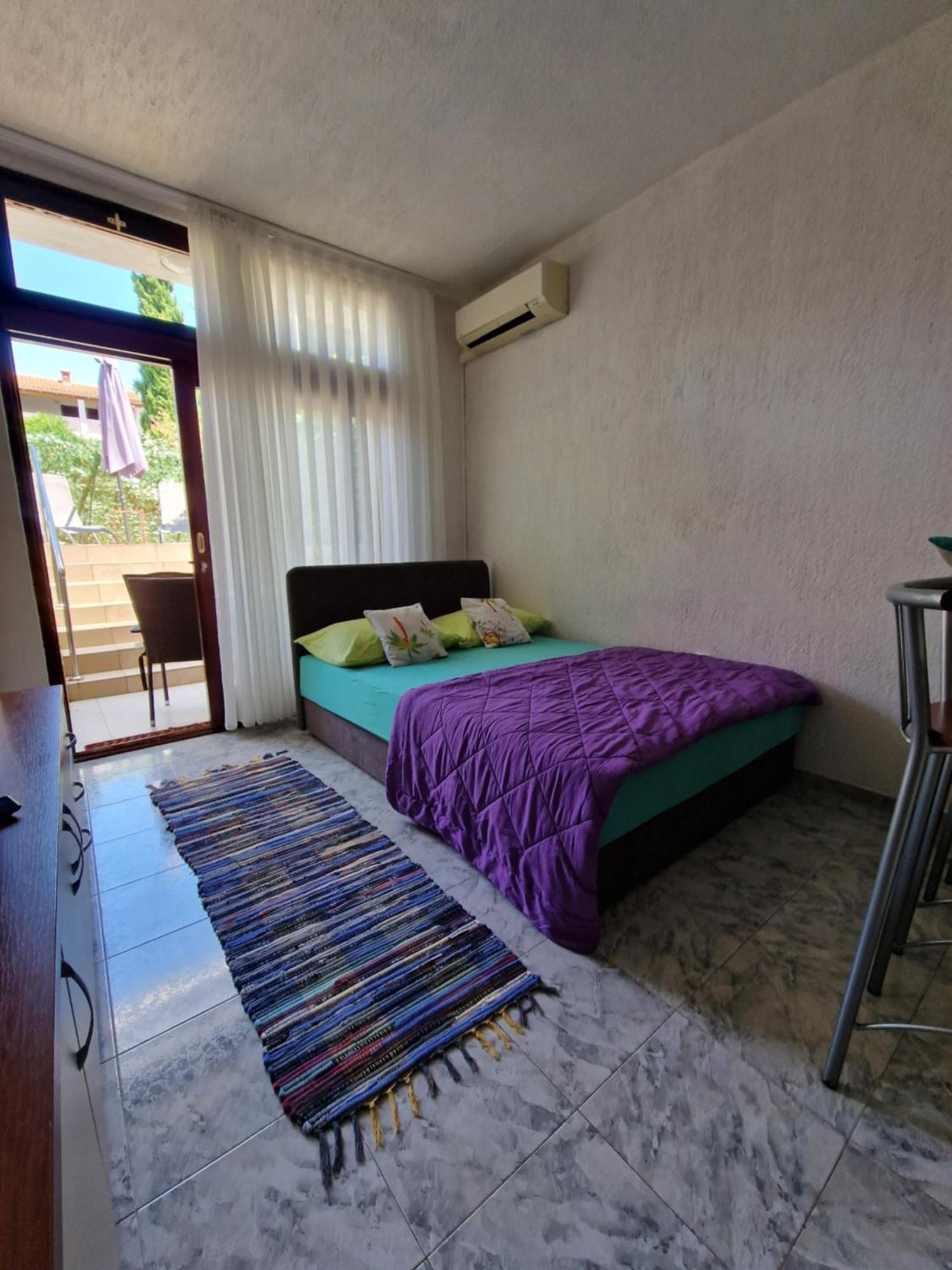 Apartments Vesna ปิเนซิตซี ภายนอก รูปภาพ