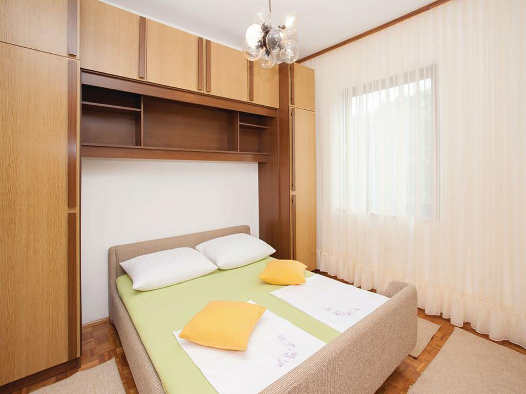 Apartments Vesna ปิเนซิตซี ภายนอก รูปภาพ