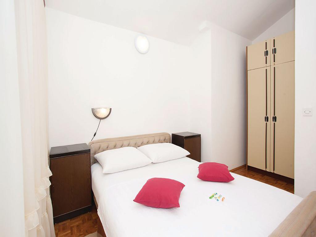 Apartments Vesna ปิเนซิตซี ภายนอก รูปภาพ